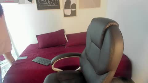 Angel  online show from January 8, 9:08 pm