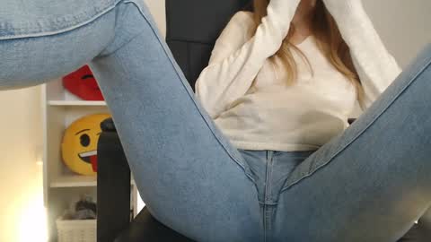 Your little flower  online show from February 24, 1:10 pm