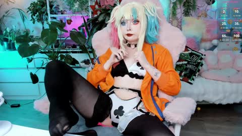 Snapshot of littleflufflepuff chatting on January 12, 4:08 pm Riza Riri Puff online show from January 12, 4:08 pm