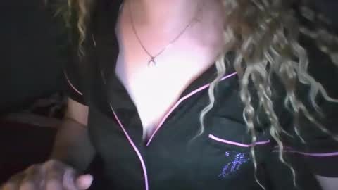 babygirll online show from February 6, 4:05 am