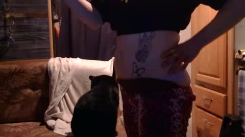 littleleo96 online show from November 6, 7:03 am