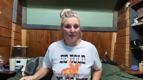 lisanixs online show from April 18, 2:47 am