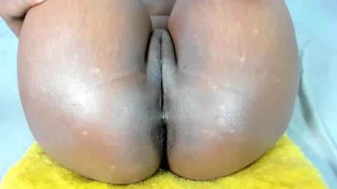 Snapshot of littlemissdirty1 chatting on September 11, 11:27 pm senga online show from September 11, 11:27 pm