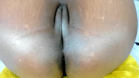 Snapshot of littlemissdirty1 chatting on September 20, 1:16 am senga online show from September 20, 1:16 am