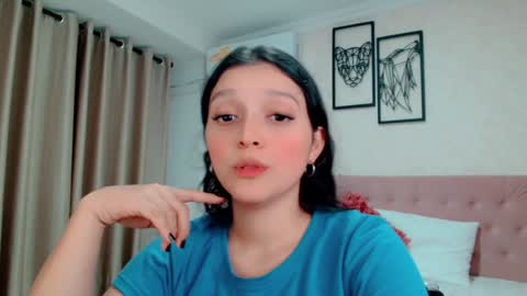 Sarahs Room online show from January 8, 3:40 am