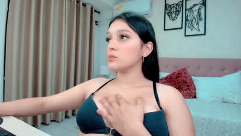 Sarahs Room online show from January 28, 3:04 am