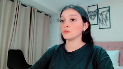 Sarahs Room online show from December 22, 2:17 am