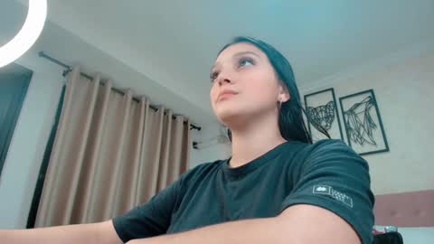 Sarahs Room online show from February 4, 1:56 am