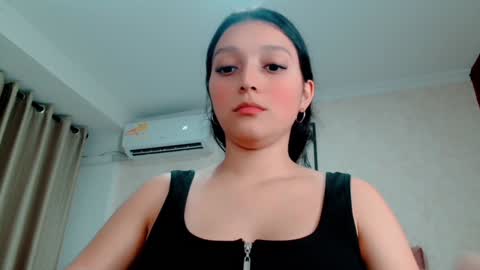 Sarahs Room online show from January 5, 2:38 am