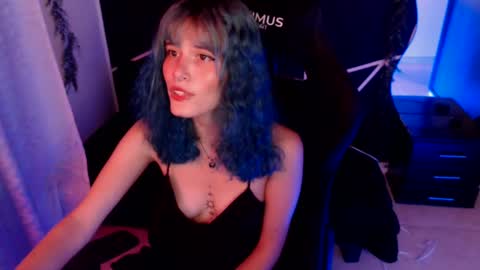 LAUREN online show from November 9, 3:02 am