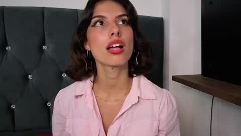 Snapshot of littleninasky chatting on October 20, 12:46 am Nina sky online show from October 20, 12:46 am