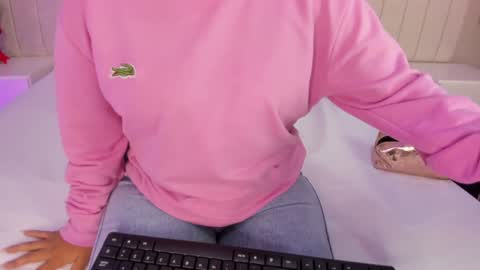 im olivia IG littleolivia01 online show from January 25, 1:14 pm