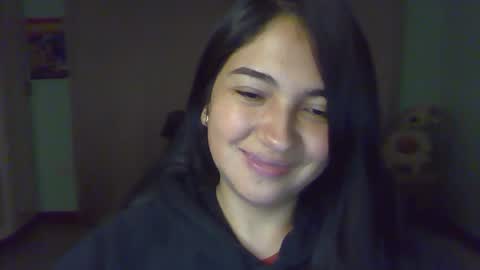 Snapshot of littleprety6969 chatting on October 25, 5:37 am Mia online show from October 25, 5:37 am