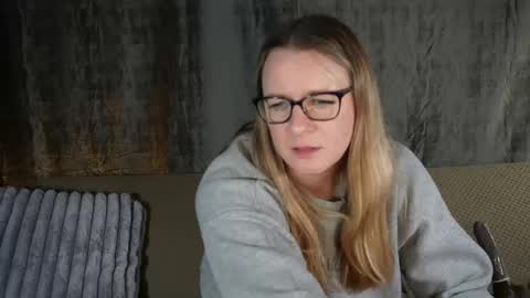 littleprincess92 online show from February 12, 11:20 pm