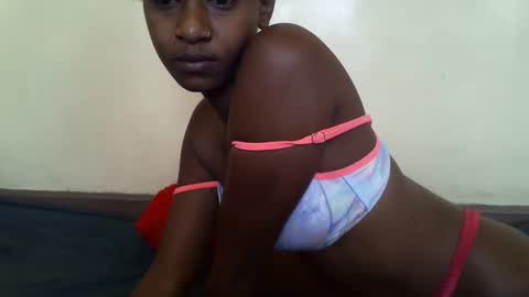 littlesandie online show from October 9, 6:39 am