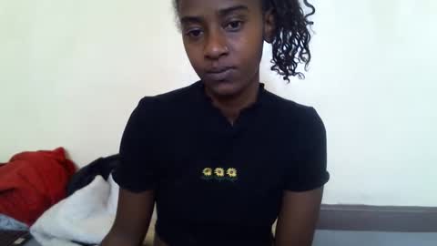 littlesandie online show from September 29, 5:45 am