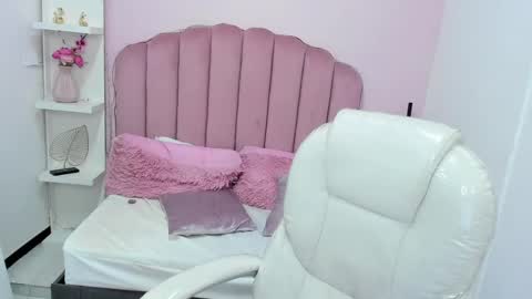 Snapshot of littlesofii chatting on September 10, 8:42 pm sofii online show from September 10, 8:42 pm