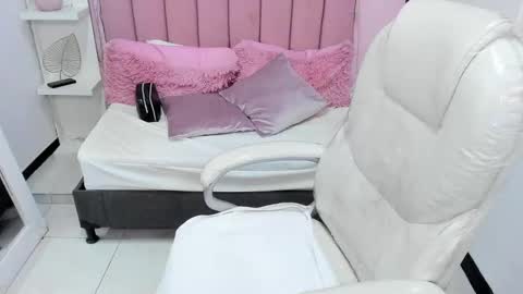 Snapshot of littlesofii chatting on September 11, 9:26 pm sofii online show from September 11, 9:26 pm