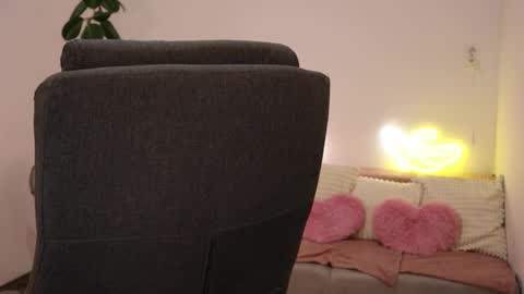 littlestellaspark online show from November 30, 7:07 pm