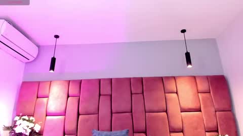 Snapshot of littlevaale chatting on October 20, 11:24 am littlevaale online show from October 20, 11:24 am