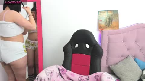 Snapshot of liv_rosse chatting on February 13, 10:22 pm Katalina Novoa. online show from February 13, 10:22 pm