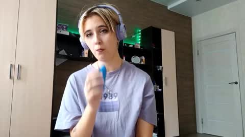 Nora online show from September 9, 12:05 pm