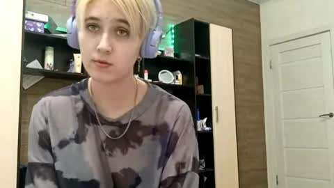 Nora online show from September 14, 8:07 pm