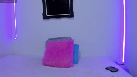 Snapshot of liz25_b chatting on October 3, 4:17 am Liz online show from October 3, 4:17 am