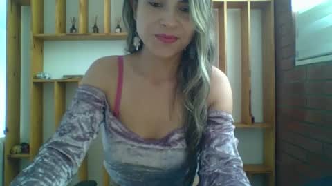 liz_28 online show from September 26, 4:04 pm