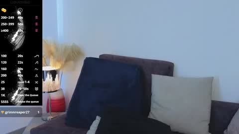 Snapshot of liz_devine chatting on January 21, 3:10 pm liz online show from January 21, 3:10 pm