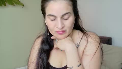 Snapshot of liz_devine chatting on October 20, 6:55 pm liz online show from October 20, 6:55 pm