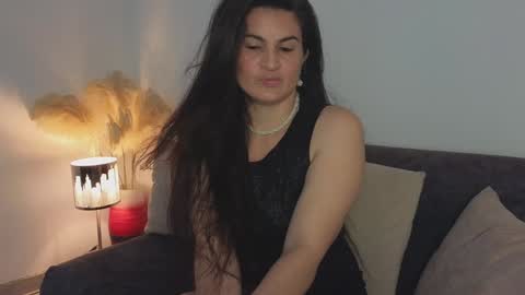 Snapshot of liz_devine chatting on February 2, 3:17 pm liz online show from February 2, 3:17 pm