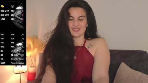 Snapshot of liz_devine chatting on February 6, 1:21 pm liz online show from February 6, 1:21 pm