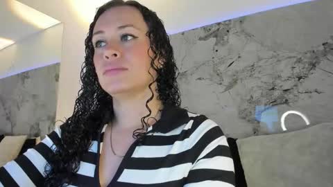 Liz  online show from December 1, 10:52 am