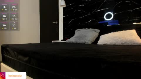 Liz  online show from December 29, 10:45 am