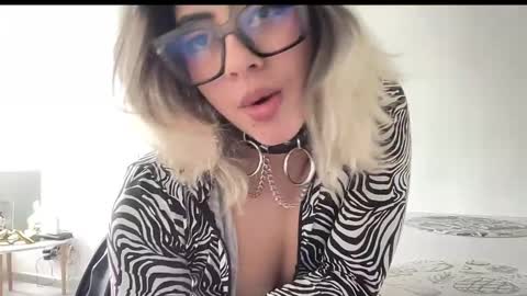 Lizeth online show from December 3, 4:09 pm