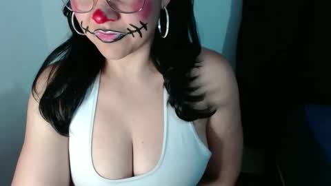 Snapshot of lizbodu chatting on October 31, 10:03 pm Lizze Bodu 3 online show from October 31, 10:03 pm