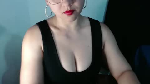 Snapshot of lizbodu chatting on October 19, 11:29 pm Lizze Bodu 3 online show from October 19, 11:29 pm