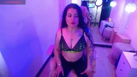 Snapshot of lizha_milf chatting on February 6, 1:32 pm Lizha  online show from February 6, 1:32 pm