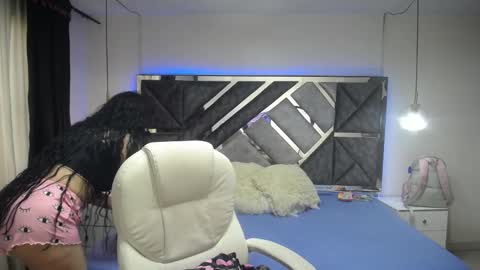 Snapshot of lizha_milf chatting on March 3, 12:53 pm Lizha  online show from March 3, 12:53 pm