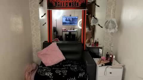 Snapshot of lizha_milf chatting on October 20, 5:05 pm Lizha  online show from October 20, 5:05 pm