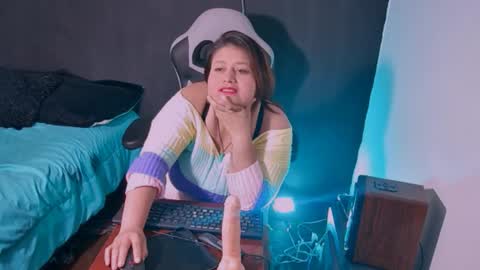 lizz_milf online show from September 24, 4:11 am