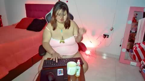 lizz_milf online show from October 3, 4:17 am
