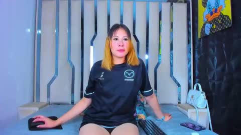 Snapshot of lizzahot69 chatting on September 24, 3:05 am Lizza online show from September 24, 3:05 am