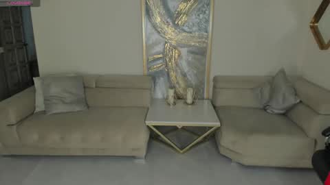 Snapshot of lizzhamilton_ chatting on December 21, 9:25 pm Lizzi online show from December 21, 9:25 pm
