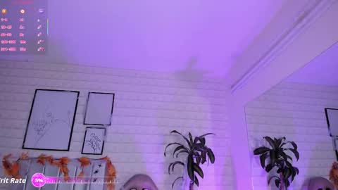 Snapshot of lizzie_evans chatting on October 14, 12:08 pm Lizzie online show from October 14, 12:08 pm