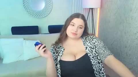 LizzySky online show from March 7, 9:27 am