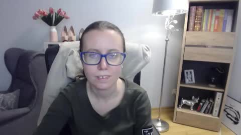 Lizzy online show from November 18, 6:36 am