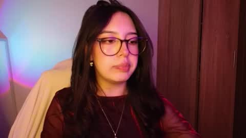 Snapshot of lizzy_swan chatting on September 16, 2:30 am lizzy_swan online show from September 16, 2:30 am