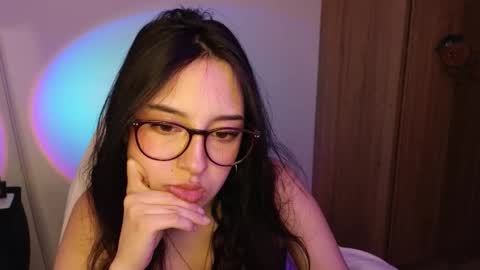 Snapshot of lizzy_swan chatting on September 17, 2:31 am lizzy_swan online show from September 17, 2:31 am